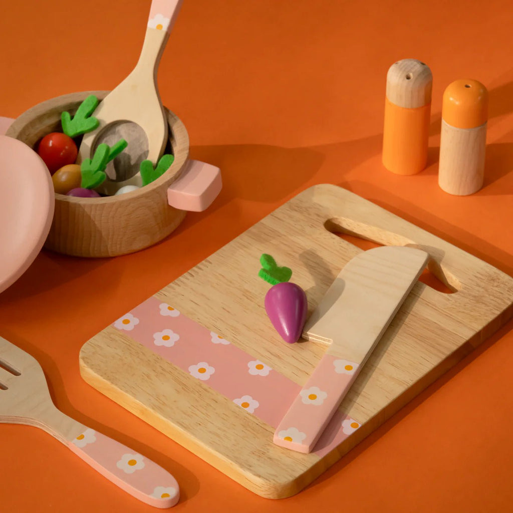 Playbox Grill & Chill Wooden Cooking Set - Tortoyse