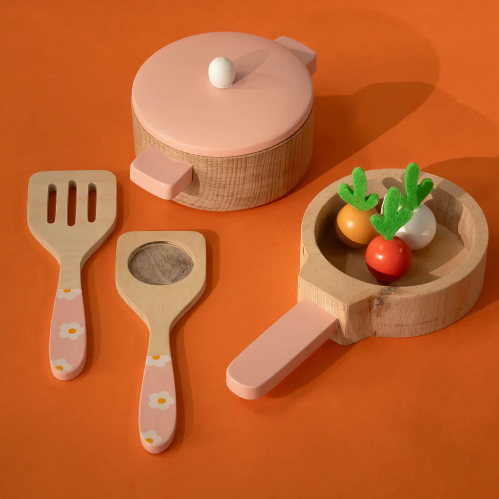 Playbox Grill & Chill Wooden Cooking Set - Tortoyse