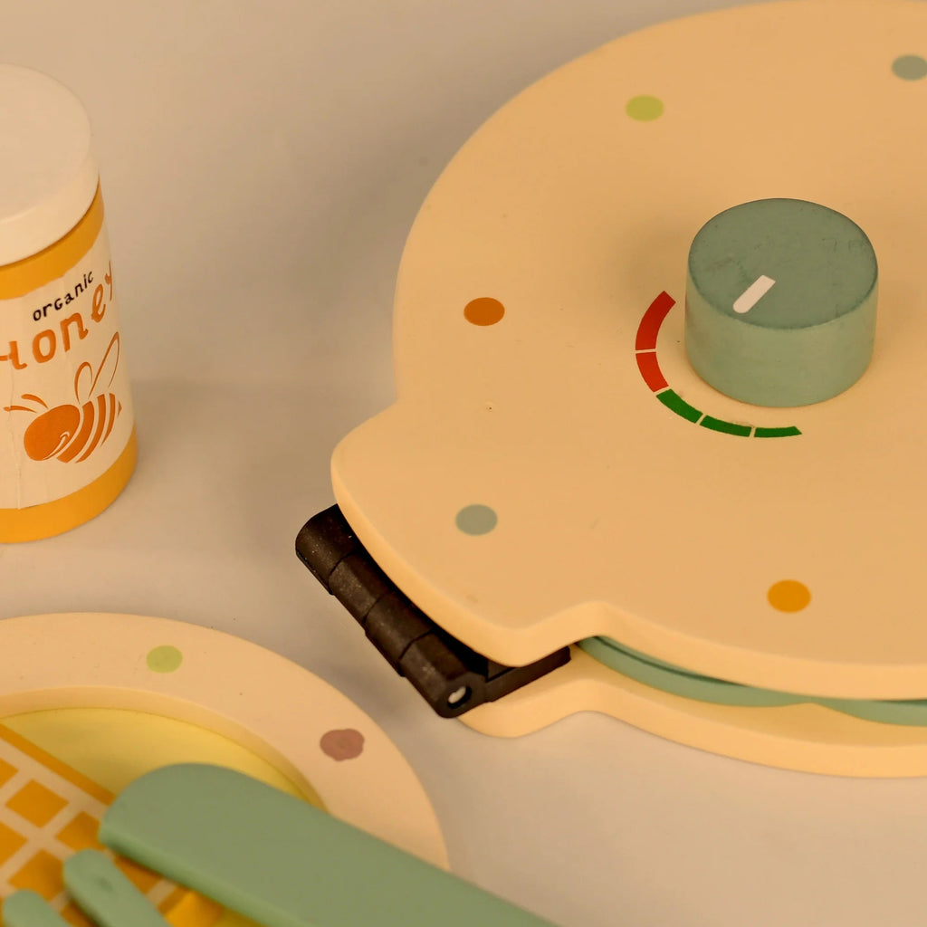 Playbox Wooden Sweet Treat – Waffle Maker (Beige) - Tortoyse